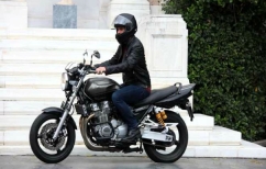 ΝΕΑ ΕΙΔΗΣΕΙΣ (Αυτός τόλμησε να «κλέψει» τη μηχανή του Βαρουφάκη έξω από το ΥΠΟΙΚ (ΦΩΤΟ))