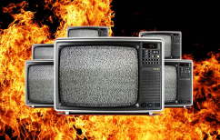 ΝΕΑ ΕΙΔΗΣΕΙΣ (Τηλεοπτικές άδειες: Πρωτότυπο σενάριο, κάκιστοι συντελεστές!)