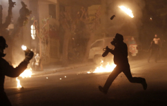 ΝΕΑ ΕΙΔΗΣΕΙΣ (Πέτρες και μολότοφ για ακόμη μία νύχτα στα Εξάρχεια)