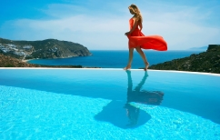 ΝΕΑ ΕΙΔΗΣΕΙΣ (Politico:«Η Μύκονος μπορεί να είναι ελληνικό νησί αλλά δεν είναι Ελλάδα»)