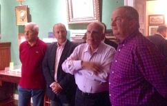 ΝΕΑ ΕΙΔΗΣΕΙΣ (Κέρκυρα: Ο Κώστας Καραμανλής εξέπληξε τους πάντες σε ταβέρνα)