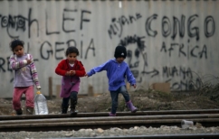 ΝΕΑ ΕΙΔΗΣΕΙΣ (ΟΗΕ: Πάνω από το 75% των παιδιών προσφύγων στα νησιά δεν πηγαίνουν στο σχολείο)