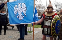 ΝΕΑ ΕΙΔΗΣΕΙΣ (Ο Έλληνας θα καταλήξει… βλάκας με περικεφαλαία;)