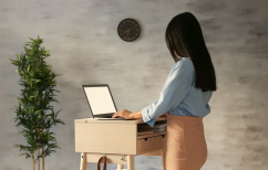 ΝΕΑ ΕΙΔΗΣΕΙΣ (Η ορθοστασία αδυνατίζει σύμφωνα με νέα αμερικανική επιστημονική έρευνα)