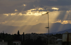 ΝΕΑ ΕΙΔΗΣΕΙΣ (Γιατί η Αθήνα δέχεται πλέον περισσότερη επιφανειακή ηλιακή ακτινοβολία)