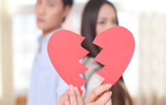 ΝΕΑ ΕΙΔΗΣΕΙΣ (Έρευνα: Ποια περίοδο χωρίζουν τα περισσότερα ζευγάρια;)