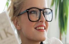 ΝΕΑ ΕΙΔΗΣΕΙΣ (Έρευνα: Όσοι φοράνε γυαλιά έχουν γενετική προδιάθεση να είναι πιο έξυπνοι)