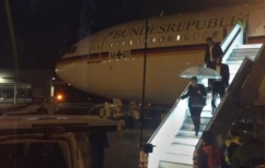 ΝΕΑ ΕΙΔΗΣΕΙΣ (Αναζητούν στοιχεία για εγκληματική ενέργεια πίσω από τη βλάβη στο αεροσκάφος της Μέρκελ)