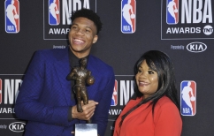 ΝΕΑ ΕΙΔΗΣΕΙΣ (Η μεγάλη διαδρομή του Γιάνη Αντετοκούνμπο από τα Σεπόλια στην κορυφή του παγκόσμιου μπάσκετ)